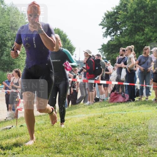15.06.2025 - 27. Vierlanden-Triathlon KatJ http://msf.ph/oto/8015609 15.06.2025 10:15:38 Schwimmen 508, 509, 511, 554, 620 meine-sportfotos.de