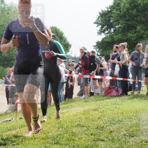 15.06.2025 - 27. Vierlanden-Triathlon KatJ http://msf.ph/oto/8015612 15.06.2025 10:15:38 Schwimmen 508, 509, 511, 554, 620 meine-sportfotos.de