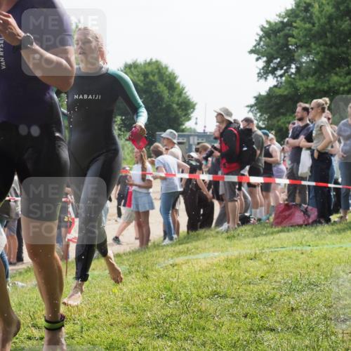 15.06.2025 - 27. Vierlanden-Triathlon KatJ http://msf.ph/oto/8015632 15.06.2025 10:15:38 Schwimmen 508, 509, 511, 554, 620 meine-sportfotos.de