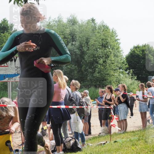 15.06.2025 - 27. Vierlanden-Triathlon KatJ http://msf.ph/oto/8015647 15.06.2025 10:15:39 Schwimmen 508, 509, 511, 554, 564, 620 meine-sportfotos.de