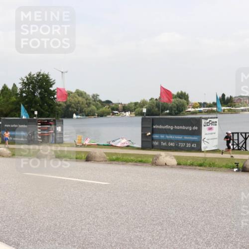 21.06.2025 - 27. Vierlanden-Triathlon H.Heesch http://msf.ph/oto/8015667 15.06.2025 12:04:03 Radfahren 151, 764, 775, 798, 858, 956 meine-sportfotos.de