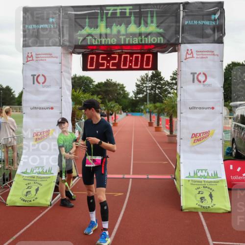 15.06.2025 - 7 Türme Triathlon Michael Strokosch http://msf.ph/oto/8015680 15.06.2025 15:19:59 Ziel 257 meine-sportfotos.de