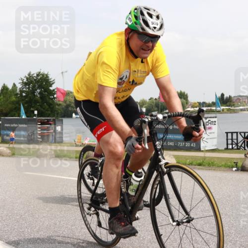 21.06.2025 - 27. Vierlanden-Triathlon H.Heesch http://msf.ph/oto/8015681 15.06.2025 12:04:03 Radfahren 151, 764, 775, 798, 858, 956 meine-sportfotos.de