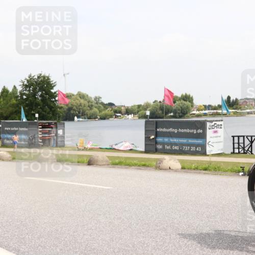 21.06.2025 - 27. Vierlanden-Triathlon H.Heesch http://msf.ph/oto/8015683 15.06.2025 12:04:04 Radfahren 735, 764, 775, 798, 858, 956 meine-sportfotos.de