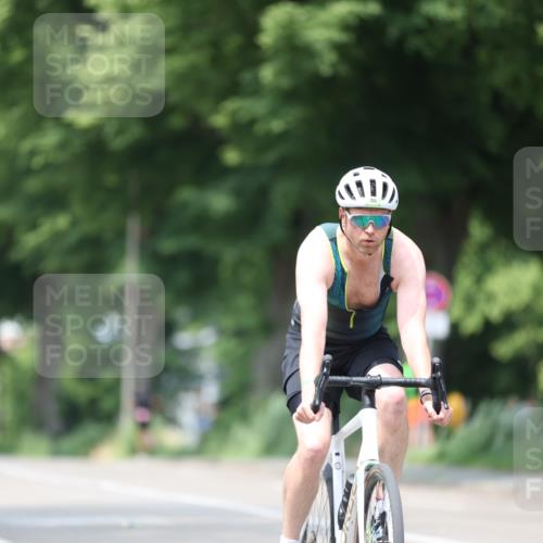 15.06.2025 - 7 Türme Triathlon Yannick Fuchs http://msf.ph/oto/8015694 15.06.2025 13:28:44 Radfahren 274, 557, 804, 805, 896, 1049 meine-sportfotos.de