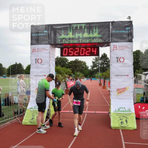 15.06.2025 - 7 Türme Triathlon Michael Strokosch http://msf.ph/oto/8015695 15.06.2025 15:20:23 Ziel 241 meine-sportfotos.de