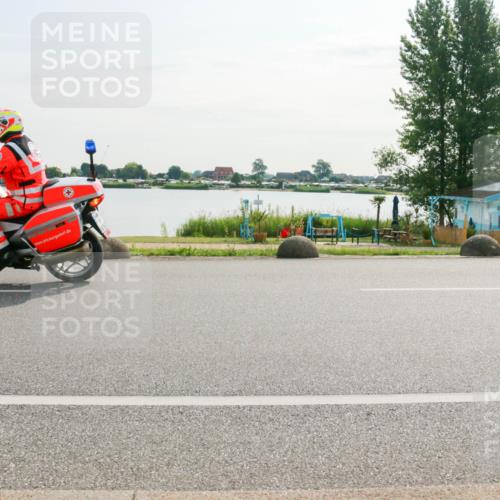 15.06.2025 - 27. Vierlanden-Triathlon H.Heesch http://msf.ph/oto/8015708 15.06.2025 09:10:54 Radfahren 54, 126 meine-sportfotos.de
