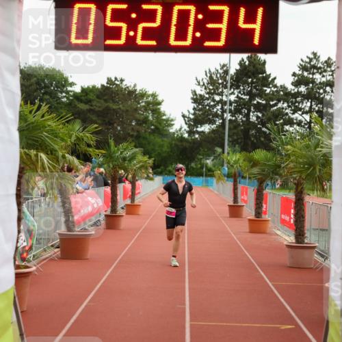 15.06.2025 - 7 Türme Triathlon Michael Strokosch http://msf.ph/oto/8015713 15.06.2025 15:20:34 Ziel 315 meine-sportfotos.de