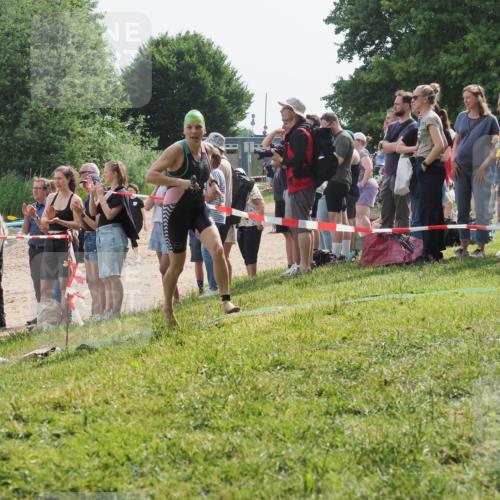 15.06.2025 - 27. Vierlanden-Triathlon KatJ http://msf.ph/oto/8015720 15.06.2025 10:15:43 Schwimmen 483, 508, 509, 511, 564, 590, 620 meine-sportfotos.de