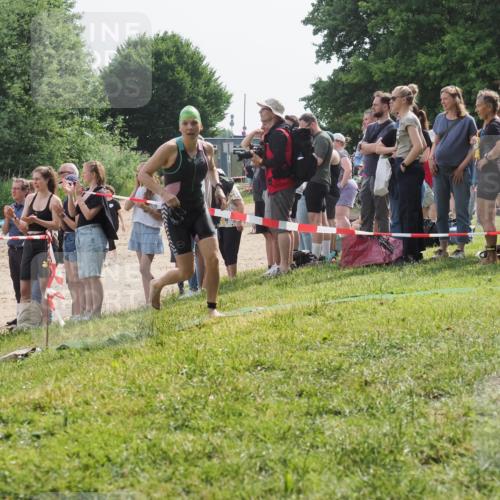 15.06.2025 - 27. Vierlanden-Triathlon KatJ http://msf.ph/oto/8015733 15.06.2025 10:15:44 Schwimmen 483, 508, 509, 511, 564, 590, 620 meine-sportfotos.de