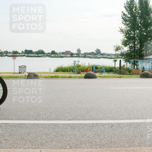 15.06.2025 - 27. Vierlanden-Triathlon H.Heesch http://msf.ph/oto/8015739 15.06.2025 09:10:56 Radfahren 54, 126 meine-sportfotos.de