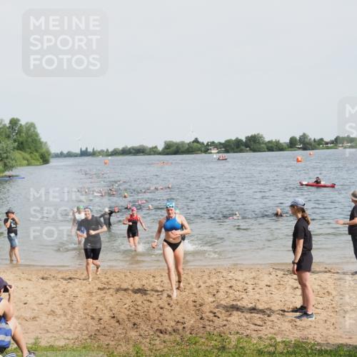 21.06.2025 - 27. Vierlanden-Triathlon MichiJ http://msf.ph/oto/8015742 15.06.2026 10:16:45 Schwimmen 501, 516, 595, 604, 633 meine-sportfotos.de