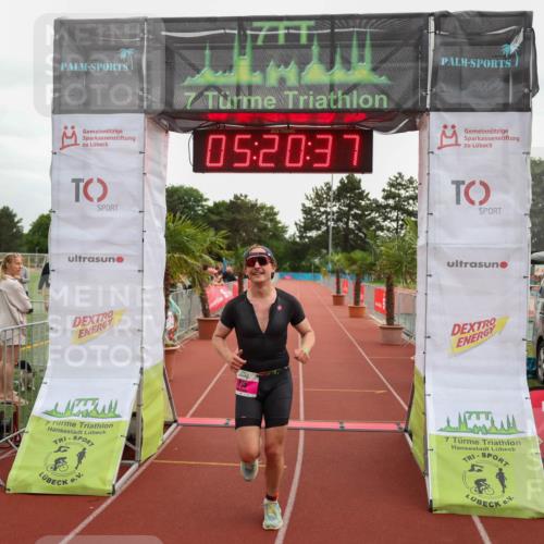 15.06.2025 - 7 Türme Triathlon Michael Strokosch http://msf.ph/oto/8015759 15.06.2025 15:20:37 Ziel 315 meine-sportfotos.de