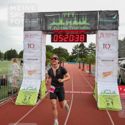 15.06.2025 - 7 Türme Triathlon Michael Strokosch http://msf.ph/oto/8015761 15.06.2025 15:20:37 Ziel 315 meine-sportfotos.de
