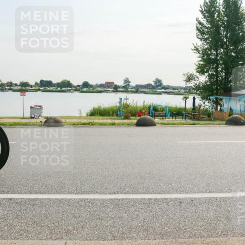 15.06.2025 - 27. Vierlanden-Triathlon H.Heesch http://msf.ph/oto/8015779 15.06.2025 09:10:58 Radfahren 54, 126 meine-sportfotos.de