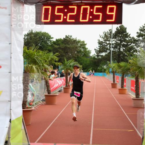 15.06.2025 - 7 Türme Triathlon Michael Strokosch http://msf.ph/oto/8015785 15.06.2025 15:20:59 Ziel 316 meine-sportfotos.de