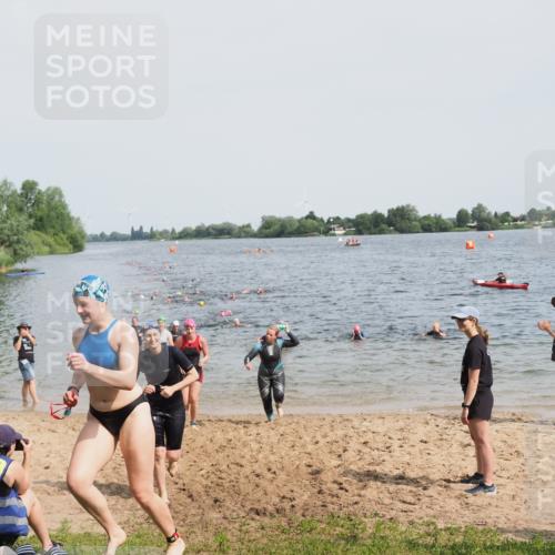 21.06.2025 - 27. Vierlanden-Triathlon MichiJ http://msf.ph/oto/8015793 15.06.2026 10:16:47 Schwimmen 501, 516, 551, 595, 604, 633 meine-sportfotos.de