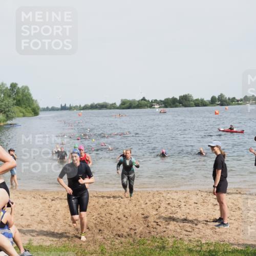 21.06.2025 - 27. Vierlanden-Triathlon MichiJ http://msf.ph/oto/8015804 15.06.2026 10:16:47 Schwimmen 501, 516, 551, 595, 604, 633 meine-sportfotos.de