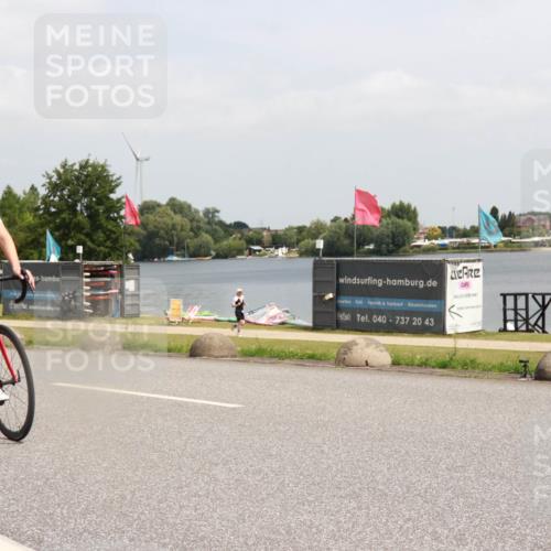 21.06.2025 - 27. Vierlanden-Triathlon H.Heesch http://msf.ph/oto/8015826 15.06.2025 12:04:17 Radfahren 19, 695, 736, 880, 932 meine-sportfotos.de