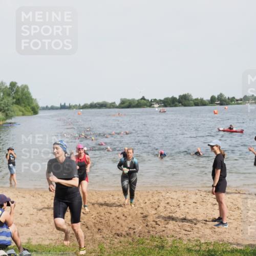 21.06.2025 - 27. Vierlanden-Triathlon MichiJ http://msf.ph/oto/8015831 15.06.2026 10:16:48 Schwimmen 501, 516, 551, 595, 604, 633 meine-sportfotos.de