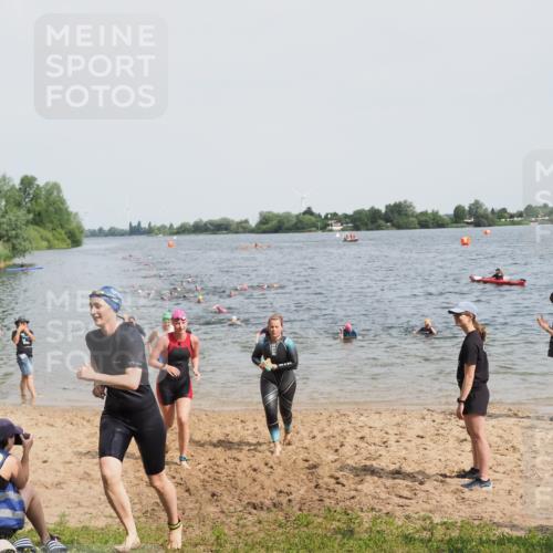 21.06.2025 - 27. Vierlanden-Triathlon MichiJ http://msf.ph/oto/8015836 15.06.2026 10:16:48 Schwimmen 501, 516, 551, 595, 604, 633 meine-sportfotos.de