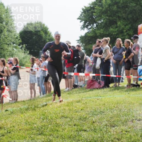 15.06.2025 - 27. Vierlanden-Triathlon KatJ http://msf.ph/oto/8015837 15.06.2025 10:15:48 Schwimmen 483, 505, 509, 564, 577, 590, 630 meine-sportfotos.de