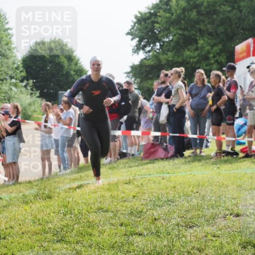 15.06.2025 - 27. Vierlanden-Triathlon KatJ http://msf.ph/oto/8015839 15.06.2025 10:15:48 Schwimmen 483, 505, 509, 564, 577, 590, 630 meine-sportfotos.de