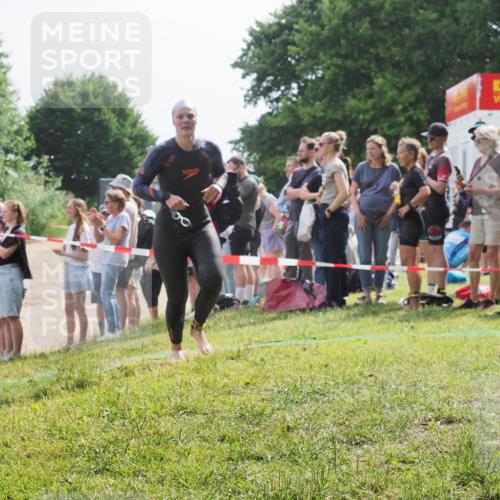 15.06.2025 - 27. Vierlanden-Triathlon KatJ http://msf.ph/oto/8015843 15.06.2025 10:15:48 Schwimmen 483, 505, 509, 564, 577, 590, 630 meine-sportfotos.de