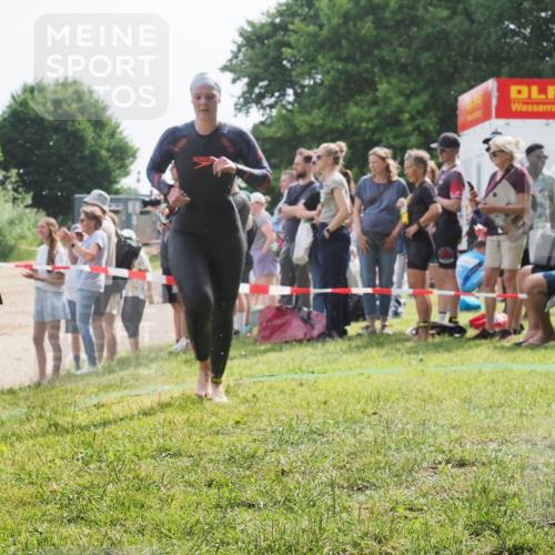 15.06.2025 - 27. Vierlanden-Triathlon KatJ http://msf.ph/oto/8015869 15.06.2025 10:15:48 Schwimmen 483, 505, 509, 564, 577, 590, 630 meine-sportfotos.de