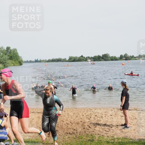 21.06.2025 - 27. Vierlanden-Triathlon MichiJ http://msf.ph/oto/8015872 15.06.2026 10:16:50 Schwimmen 484, 501, 516, 551, 566, 595, 604, 633 meine-sportfotos.de
