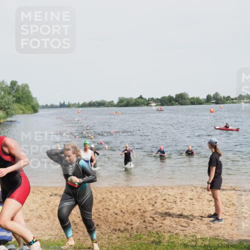 21.06.2025 - 27. Vierlanden-Triathlon MichiJ http://msf.ph/oto/8015873 15.06.2026 10:16:50 Schwimmen 484, 501, 516, 551, 566, 595, 604, 633 meine-sportfotos.de