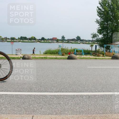 21.06.2025 - 27. Vierlanden-Triathlon H.Heesch http://msf.ph/oto/8015878 15.06.2025 11:55:27 Radfahren 920, 960, 962, 982 meine-sportfotos.de