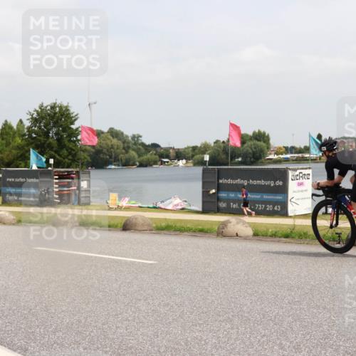 21.06.2025 - 27. Vierlanden-Triathlon H.Heesch http://msf.ph/oto/8015942 15.06.2025 12:04:23 Radfahren 19, 792, 804, 880, 901, 954 meine-sportfotos.de