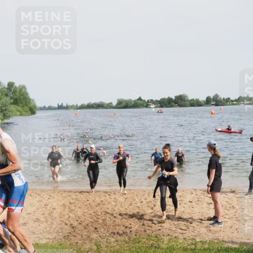 21.06.2025 - 27. Vierlanden-Triathlon MichiJ http://msf.ph/oto/8015949 15.06.2026 10:16:54 Schwimmen 471, 484, 501, 516, 551, 566, 595, 604, 610, 633 meine-sportfotos.de