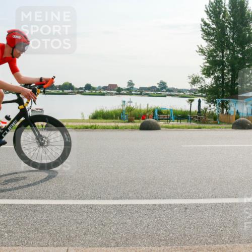 15.06.2025 - 27. Vierlanden-Triathlon H.Heesch http://msf.ph/oto/8015951 15.06.2025 09:11:36 Radfahren 80 meine-sportfotos.de