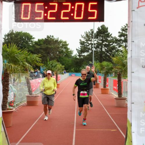 15.06.2025 - 7 Türme Triathlon Michael Strokosch http://msf.ph/oto/8015967 15.06.2025 15:22:05 Ziel 255 meine-sportfotos.de