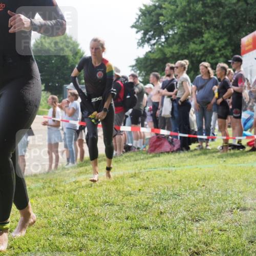 15.06.2025 - 27. Vierlanden-Triathlon KatJ http://msf.ph/oto/8015991 15.06.2025 10:15:50 Schwimmen 483, 505, 509, 564, 577, 590, 630 meine-sportfotos.de