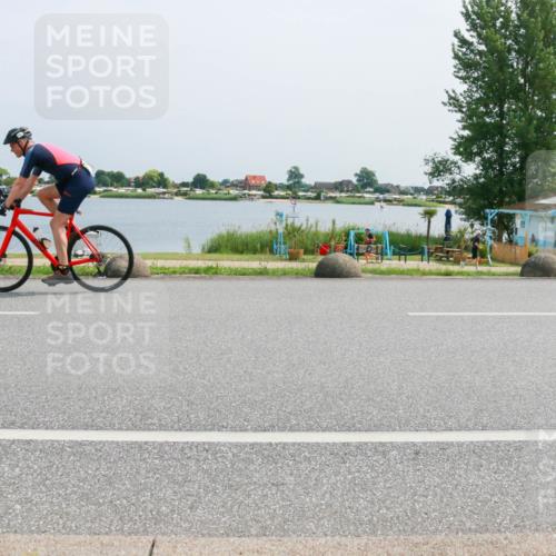 21.06.2025 - 27. Vierlanden-Triathlon H.Heesch http://msf.ph/oto/8016004 15.06.2025 11:55:42 Radfahren 739, 845 meine-sportfotos.de