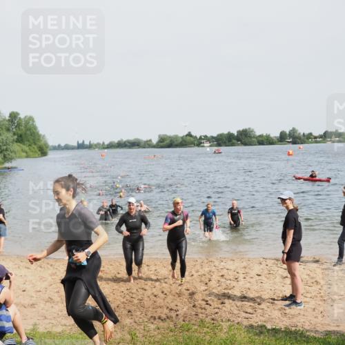 21.06.2025 - 27. Vierlanden-Triathlon MichiJ http://msf.ph/oto/8016036 15.06.2026 10:16:56 Schwimmen 471, 484, 501, 551, 566, 595, 610, 633 meine-sportfotos.de