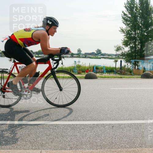15.06.2025 - 27. Vierlanden-Triathlon H.Heesch http://msf.ph/oto/8016056 15.06.2025 09:12:03 Radfahren 46, 49, 85, 186, 210, 220 meine-sportfotos.de