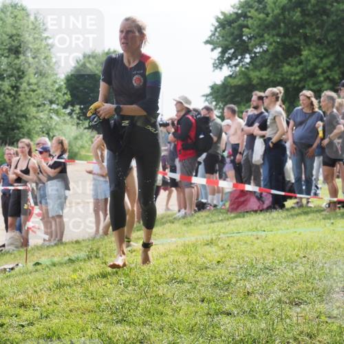 15.06.2025 - 27. Vierlanden-Triathlon KatJ http://msf.ph/oto/8016079 15.06.2025 10:15:51 Schwimmen 483, 505, 509, 564, 577, 590, 630 meine-sportfotos.de