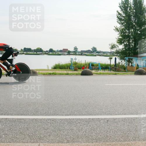 15.06.2025 - 27. Vierlanden-Triathlon H.Heesch http://msf.ph/oto/8016086 15.06.2025 09:12:21 Radfahren 124, 171, 219 meine-sportfotos.de