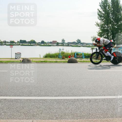 15.06.2025 - 27. Vierlanden-Triathlon H.Heesch http://msf.ph/oto/8016094 15.06.2025 09:12:26 Radfahren 27, 41, 69, 124 meine-sportfotos.de