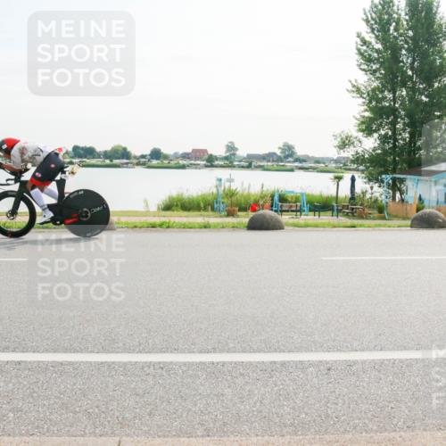 15.06.2025 - 27. Vierlanden-Triathlon H.Heesch http://msf.ph/oto/8016100 15.06.2025 09:12:26 Radfahren 27, 41, 69, 124 meine-sportfotos.de