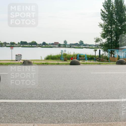 15.06.2025 - 27. Vierlanden-Triathlon H.Heesch http://msf.ph/oto/8016107 15.06.2025 09:12:28 Radfahren 27, 41, 69, 124 meine-sportfotos.de