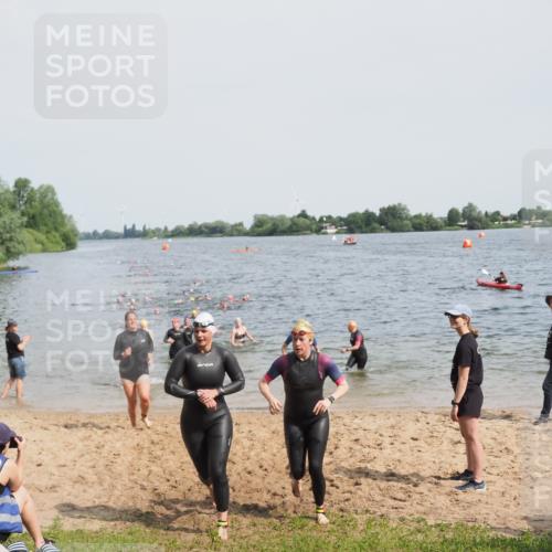 21.06.2025 - 27. Vierlanden-Triathlon MichiJ http://msf.ph/oto/8016120 15.06.2026 10:16:57 Schwimmen 471, 484, 501, 551, 566, 567, 595, 610 meine-sportfotos.de