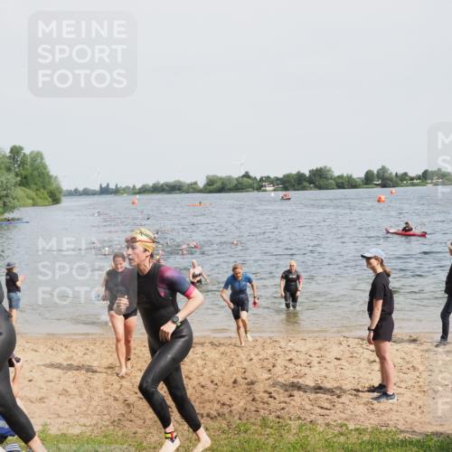 21.06.2025 - 27. Vierlanden-Triathlon MichiJ http://msf.ph/oto/8016148 15.06.2026 10:16:58 Schwimmen 471, 484, 551, 566, 567, 595, 610 meine-sportfotos.de