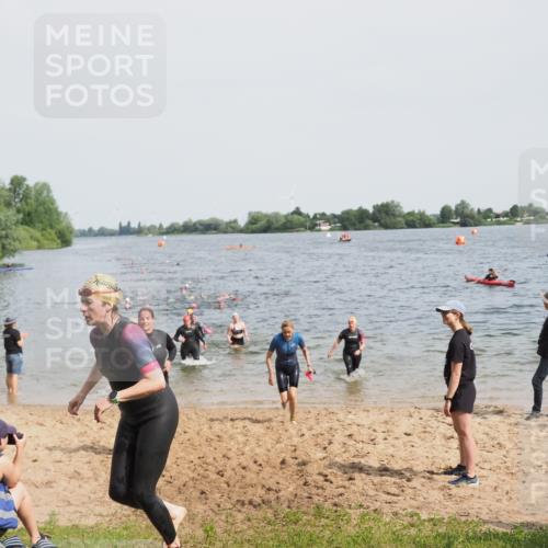 21.06.2025 - 27. Vierlanden-Triathlon MichiJ http://msf.ph/oto/8016162 15.06.2026 10:16:59 Schwimmen 471, 484, 551, 566, 567, 595, 602, 610 meine-sportfotos.de