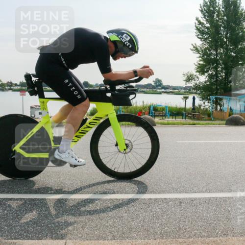 15.06.2025 - 27. Vierlanden-Triathlon H.Heesch http://msf.ph/oto/8016163 15.06.2025 09:12:46 Radfahren 86, 168, 181, 214 meine-sportfotos.de