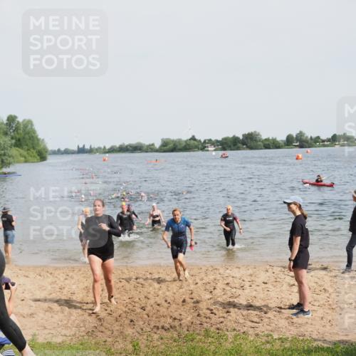 21.06.2025 - 27. Vierlanden-Triathlon MichiJ http://msf.ph/oto/8016172 15.06.2026 10:16:59 Schwimmen 471, 484, 551, 566, 567, 595, 602, 610 meine-sportfotos.de